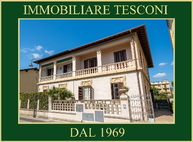 Foto Appartamento in VIA CARDUCCI 17, Pietrasanta di 100 m² con 4 locali
