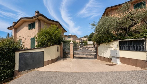 Foto Appartamento in Via Del Legnatico, Perugia San Marco - Oliveto