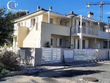 Foto Appartamento in viale Galliano 10, Cecina Marina di Cecina di 104 m²