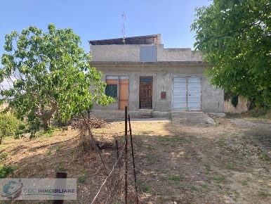 Foto Casa indipendente in Via Alcide De Gasperi, Vicari Centro di 120 m²