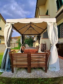 Foto Villa unifamiliare a Cascina di 80 m² con 5 locali in vendita