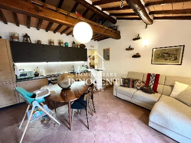 Foto Appartamento a Massa Centro di 90 m² con 3 locali in vendita