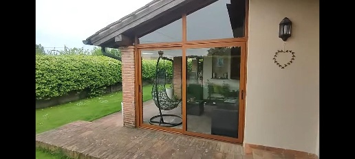 Foto Villa unifamiliare a Castelfranco di Sotto di 196 m² con 9 locali