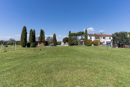Foto Casale a Santa Croce sull'Arno Centro di 157 m² con 6 locali