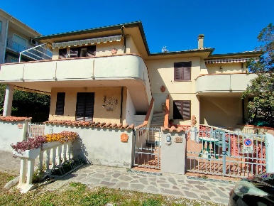 Foto Appartamento a Cecina Marina di Cecina di 65 m² con 4 locali