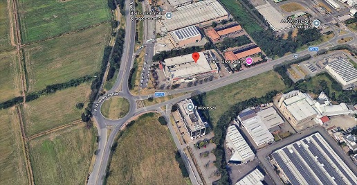 Foto Negozio a Milano Baggio di 332 m² con 6 locali in vendita