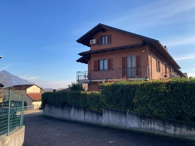 Foto Appartamento a Sant'Ambrogio di Torino di 107 m² con 4 locali
