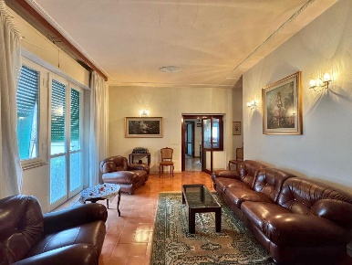 Foto Casa indipendente a Ponsacco Centro di 150 m² con 10 locali in vendita