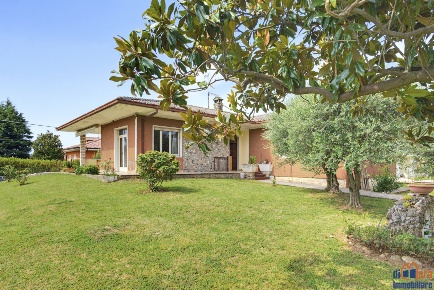 Foto Villa unifamiliare in Via Montegrappa 12, Calvagese della Riviera