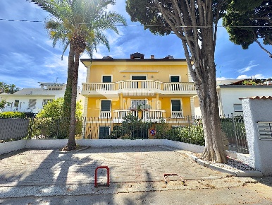 Foto Appartamento in Via Marinella 31, Sanremo Corso degli Inglesi di 61 m²