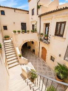 Foto Appartamento in Via G.B. Alagona, Siracusa Ortigia di 58 m² in vendita