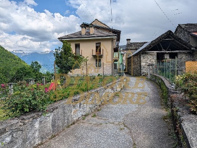 Foto Villa singola in Frazione Croppo, Montescheno Sasso di 200 m²