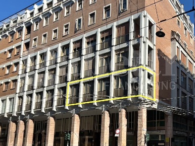 Foto Ufficio in Via Mazzini 3, Parma Centro Storico di 160 m² con 5 locali