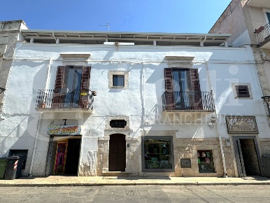 Foto Casa indipendente in Aldo Moro, Toritto Centro di 180 m² con 4 locali