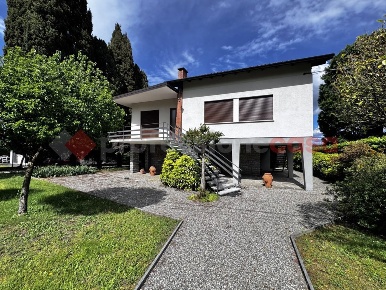 Foto Villa singola in Tesio, Dormelletto di 220 m² con 8 locali in vendita
