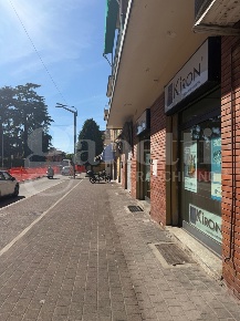 Foto Negozio in Via Emilia Ponente 199, Bologna Santa Viola di 46 m²