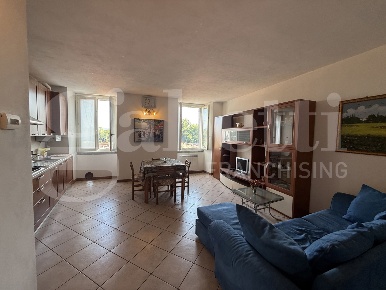 Foto Appartamento in Via Parini 2, Bosisio Parini Centro di 80 m²