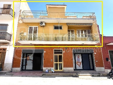 Foto Appartamento in Via falbo 41, Avola Centro di 191 m² con 7 locali
