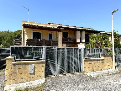 Foto Villa a schiera in Strada Santa Caterina, Nardò Centro di 70 m²