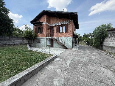 Foto Villa unifamiliare in Cascina zamella 23, Vigevano di 219 m²