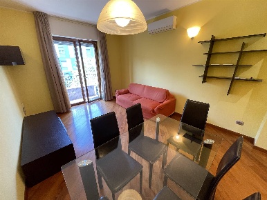 Foto Appartamento in VIA RAFFAELLO SANZIO 33, Milano De Angeli di 90 m²