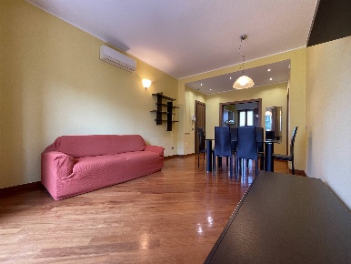 Foto Appartamento in VIA RAFFAELLO SANZIO 33, Milano De Angeli di 90 m²