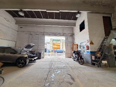 Foto Capannone industriale in Viale Ermocrate 30, Siracusa di 402 m²