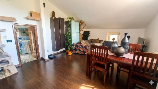 Foto Appartamento a Vezzano Ligure Centro di 100 m² con 4 locali in vendita