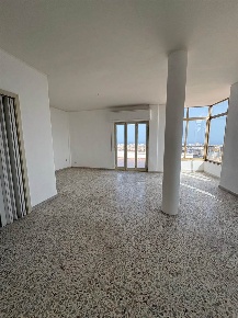 Foto Attico in Via Claudio Claudiano 8, Catania di 120 m² con 6 locali