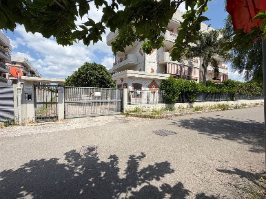 Foto Appartamento a Taranto Taranto 2 - Salinella di 106 m² con 3 locali