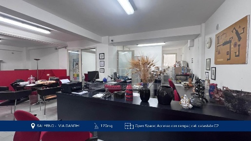Foto Magazzino a Salerno Mercatello - Mariconda di 170 m² con 1 locali
