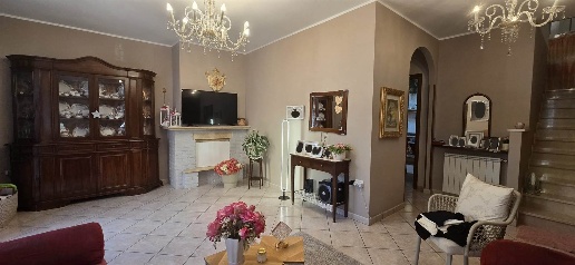Foto Case semi ndipendenti a Viadana Centro di 117 m² con 4 locali