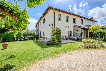 Foto Rustico a Rignano sull'Arno di 150 m² con 6 locali in vendita