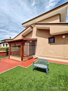 Foto Villa a schiera in via monsano, Roma Corcolle di 110 m² con 3 locali
