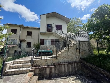 Foto Casa indipendente in TARTAGLIONE, Lucoli di 120 m² con 4 locali