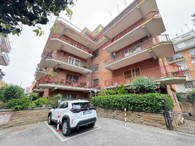 Foto Appartamento in via Tommaso Zigliara, Roma di 85 m² con 2 locali
