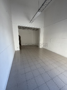 Foto Locale commerciale in Via Generale Cantore 6, Nardò Centro di 40 m²