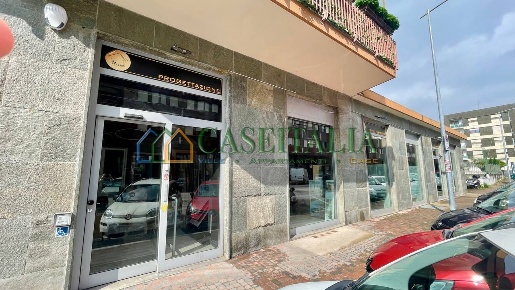 Foto Locale commerciale in Corso Roma 25, Moncalieri San Pietro di 440 m²