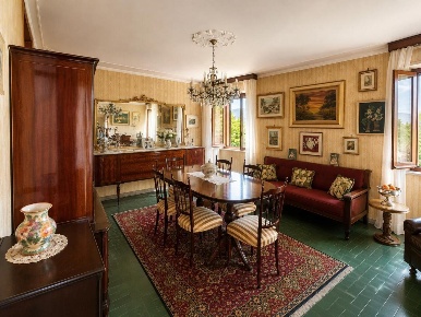 Foto Case semi ndipendenti a Follo di 95 m² con 5 locali in vendita