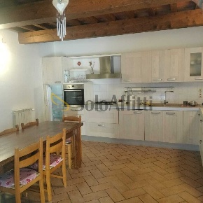 Foto Appartamento a Campi Bisenzio Centro di 85 m² con 4 locali in affitto