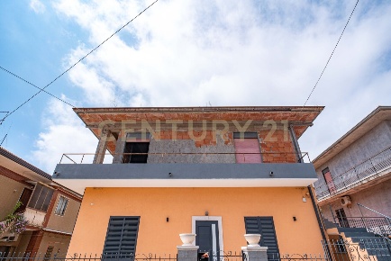 Foto Case semi ndipendenti in Via San Giuseppe 11, Pedara Centro di 125 m²