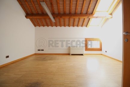 Foto Ufficio in Via Venezia 6, Montebello Vicentino Centro di 110 m²
