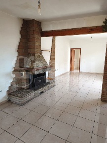 Foto Appartamento a Assemini Centro di 100 m² con 3 locali in vendita
