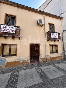 Foto Casa indipendente in Via GARIBALDI 88, Oristano Centro di 188 m²