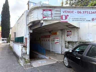 Foto Negozio in Cassia, Roma Grottarossa - Saxa Rubra di 350 m² in vendita