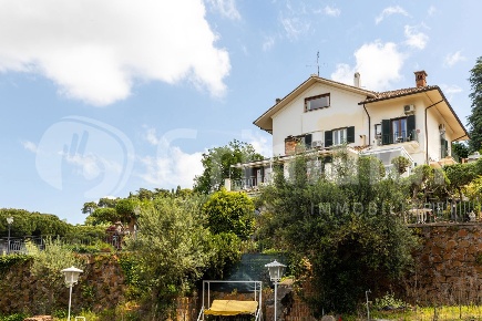 Foto Villa unifamiliare in Anagnina, Grottaferrata Centro di 350 m²