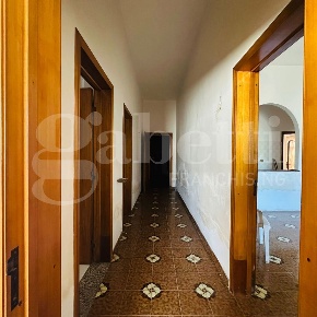 Foto Casa indipendente a Melissano di 320 m² con 12 locali in vendita