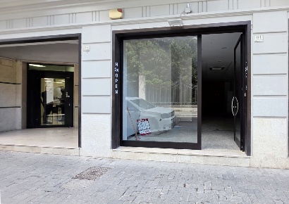 Foto Negozio in Corso Giannone 84, Caserta Corso Trieste di 90 m²
