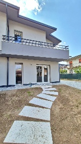 Foto Appartamento in via mantegna, Peschiera del Garda Centro di 101 m²