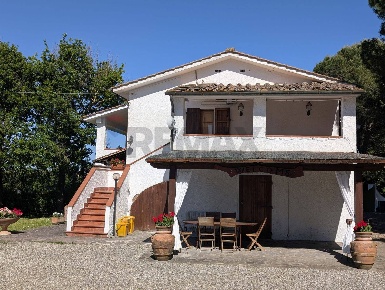 Foto Villa unifamiliare a Casciana Terme Lari Casciana Terme di 200 m²